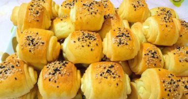 طريقة عمل مينى باتيه بالجبنة بخطوات بسيطة.. ينفع فى الفطار والعشاء