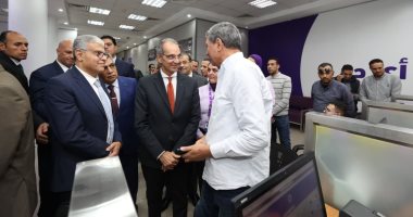 وزير الاتصالات فى الدقهلية: تطوير البريد والمدارس والمستشفيات الرقمية