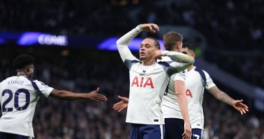 فرحة لاعبي توتنهام بالفوز