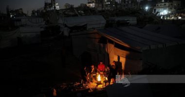 برد وفيضانات وحصار.. أهالي غزة يكافحون للبقاء داخل خيام غارقة بالمياه الأمطار