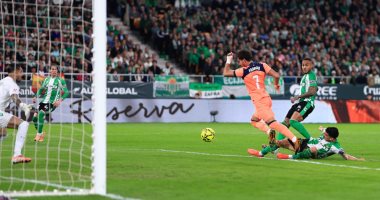 في الكورة : 
                                            ريال بيتيس ضد برشلونة.. هاتريك توريس يمنح البارسا التقدم 4-1 