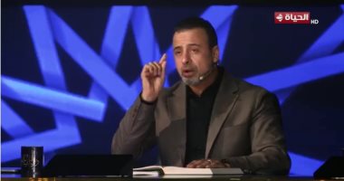 مصطفى حسنى للمتسابق مهنا ربيع بدولة التلاوة: حسينا بفخامة فى قراءتك