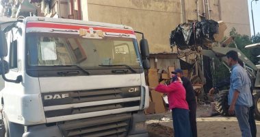 فرق معامل مياه الشرب بمدن القناة تتابع خطط تطهير الشبكات للتأكد من سلامتها