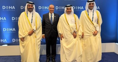 وزير الخارجية يلتقى وزراء المالية والتجارة والصناعة والمواصلات فى دولة قطر