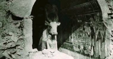 مقتنيات المتحف المصري.. المعبودة حتحور في معبد تحتمس الثالث