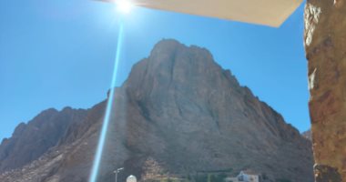  تحسّن الأحوال الجوية في مدينة سانت كاترين وعودة الشمس بعد موجة الطقس السيئ