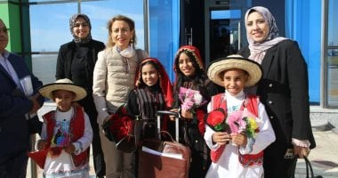 بالورد وابتسامة تشرح القلب.. أطفال المراسم بالزى الواحاتى الأصيل يبهرون زوار الوادى الجديد.. فريق إدارة الموهوبين والتعلم الذكى إضافة إبداعية لقطاع التعليم بالمحافظة.. واكتشاف عشرات الطلاب المبدعين ورعايتهم