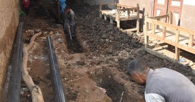 استمرار العمل بمشروعات الصرف الصحى في قرى المساوية والعضايمة والنمسا