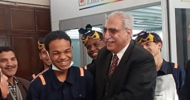 مدير تعليم القليوبية يتفقد "شريان الصناعة" ويدعم مركز التميز للسيارات بالعبور 