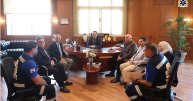 رئيس هيئة الإسعاف يلتقي أعضاء المركز القومي للتدريب التابع للهيئة