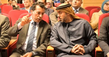 أشرف صبحي مع محمد هلال الكعبي 