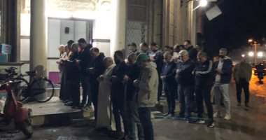 صلاة الجنازة على الفنان سعيد مختار بمسجد عوارة بطنطا.. فيديو