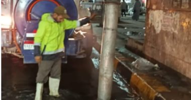 سيارات شفط مياه الأمطار بجميع محاور بالقاهرة والجيزة.. صور