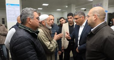 محافظ الجيزة يتفقد مركز الودى التكنولوجى ويجرى تجربة عملية لتقديم الخدمات