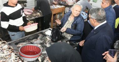 محافظ الدقهلية يوجه بتوفير تخفيضات للمواطنين بالمعرض الدائم للسلع الغذائية بالمنصورة