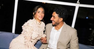 فلوكة في النيل.. عمر مرموش يحتفل بخطوبته على الطريقة القديمة (صور)