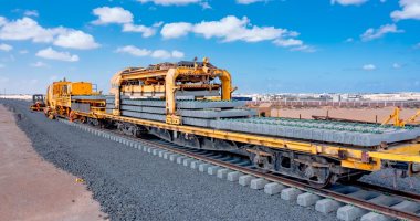 قطار التركيبات