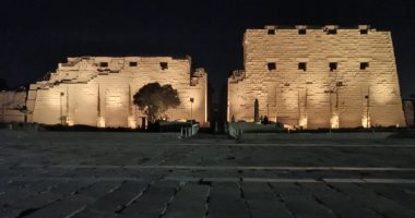 مصر للصوت والضوء تضيء واجهة معبد الكرنك احتفالا بالعيد القومي للأقصر