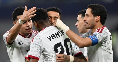 منتخب الإمارات يحتفل بالفوز على الكويت