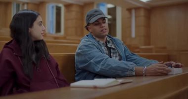 5 طرق لتكوين صداقات حقيقية فى الجامعة من وحى مسلسل ميد تيرم