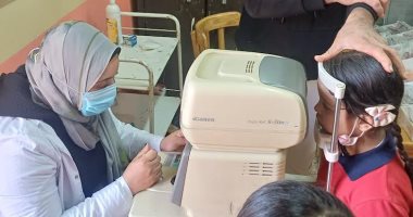 الكشف على 214 حالة أطفال ضمن مبادرة من أجل قلوب أطفالنا بمدارس كفر شكر