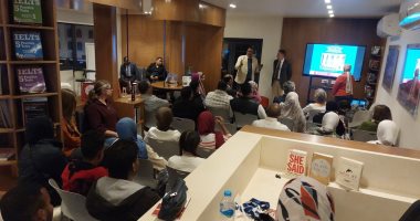 مكتبة مصر العامة تطلق أولى فعاليات الركن الأمريكي فى الأقصر.. صور