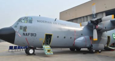 بوركينا فاسو تحتجز طائرة نيجيرية وتعتقل 11 ضابطا