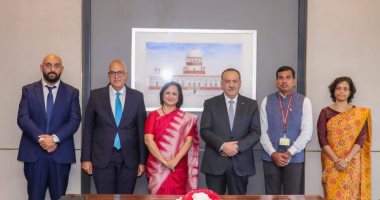  لقاء محافظ أسيوط، والدكتورة نينا مالهوترا، نائب وزير الخارجية الهندي لشئون الجنوب