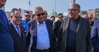 كامل أبو على ومحافظ بورسعيد فى افتتاح ملاعب سيد متولى