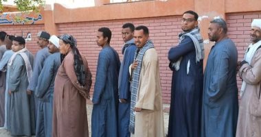 توافد مكثف من الناخبين على لجنة مدرسة الشهيد محمد محمود بالأقصر