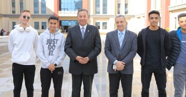 رئيس جامعة المنصورة الجديدة يتفقد اختبارات التحول الرقمى للعاملين داخل الحرم الجامعى