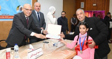 جامعة القناة تحتفى بأبناء العاملين المتميزين علميا ودينيا ورياضيا.. تفاصيل