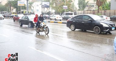 5 نصائح يجب اتباعها للشعور بالدفء.. لو مضطر تنزل وقت المطر