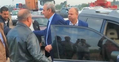 محافظ الغربية يتابع جهود رفع أتوبيس حادث الطريق الدائرى بكفر الزيات