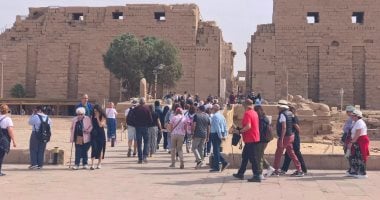 الأقصر تستقبل سياحًا من 38 دولة ينعشون الحركة الشتوية وسط أجواء مبهجة