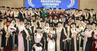 رئيس جامعة بنها يشهد حفل تخريج دفعة جديدة من طلاب كلية التمريض