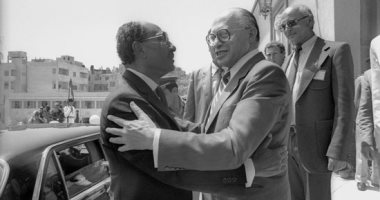 سعيد الشحات يكتب: ذات يوم.. 10 ديسمبر 1978.. السادات ومناحم بيجين يتسلمان جائزة نوبل للسلام ومظاهرات فى أوسلو تصف رئيس الوزراء الإسرائيلى بالإرهابى  