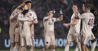 لاعبو أياكس يحتفلون بأول انتصار في أبطال أوروبا