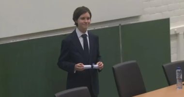 مراهق يحصل على دكتوراه فى فيزياء الكم ويخطط لتحويل البشر لخارقين