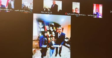 وزير العمل: تسليم 405 عقد عمل لذوى همم فى 27 محافظة فى وقت واحد