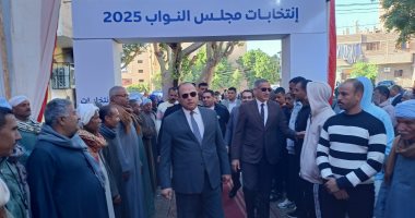 مساعد وزير الداخلية لجنوب الصعيد ومدير أمن الأقصر يتفقدان سير العملية الانتخابية