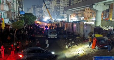 محافظة الإسكندرية تبدأ خطة موسعة لإزالة إشغالات بمسار مترو أبوقير.. مع تنظيم المقاهى والكافتيريات بجميع الأحياء.. لأول مرة إزالة سوق المندرة بالكامل.. تشميع 11 مقهى مخالف بمحطة الرمل.. صور