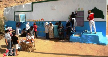 «معتزل السعادة».. الرسم واحتضان الطبيعة بوابة الشفاء على أرض النوبة بأسوان