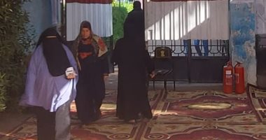 إقبال متواصل بلجان منشأة القناطر بالجيزة.. صور