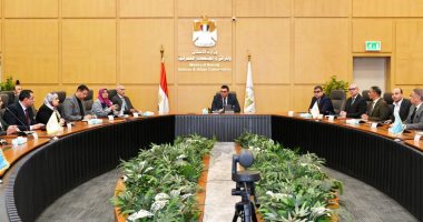 وزير الإسكان يترأس اجتماعا لمتابعة موقف تقنين الأوضاع بالأراضي المضافة لعدد من المدن