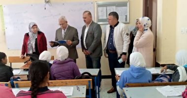 وكيل تعليم الإسماعيلية يتفقد مدرسة المجاورة للبنات للتحقيق فى تعدى ولى أمر على مدرس