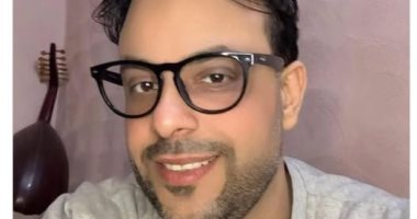 المطرب أحمد صلاح