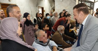 محافظ المنوفية يسلم 45 كرسي متحرك ومساعدات مالية وعينية لذوي الهمم 