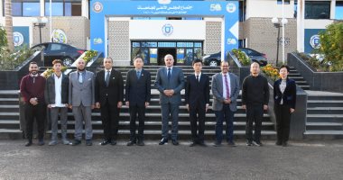 رئيس جامعة القناة يبحث توسيع الشراكة مع كلية بيكين الصينية لتكنولوجيا المعلومات.. تفاصيل