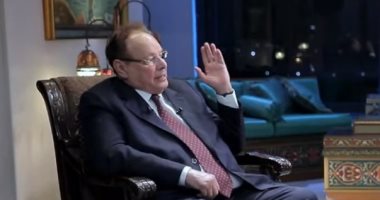 علي ناصر محمد يكشف كيف أوقفت حرب 1972 بين شطري اليمن عبر التليفون